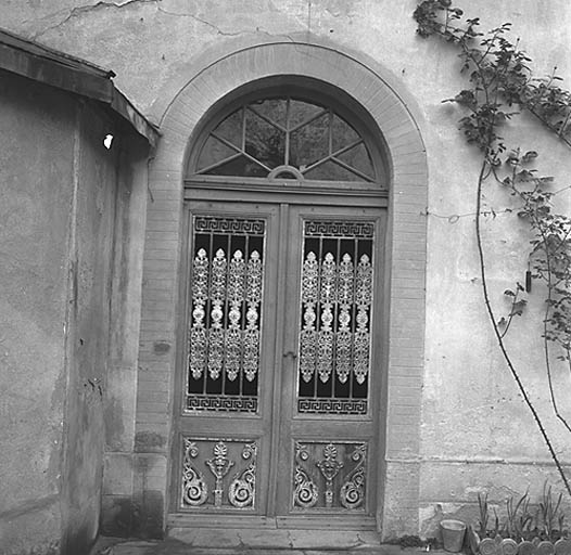 Porte sur jardin.