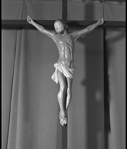 Croix (crucifix, statuette, d'applique) : Christ en croix (n° 1)