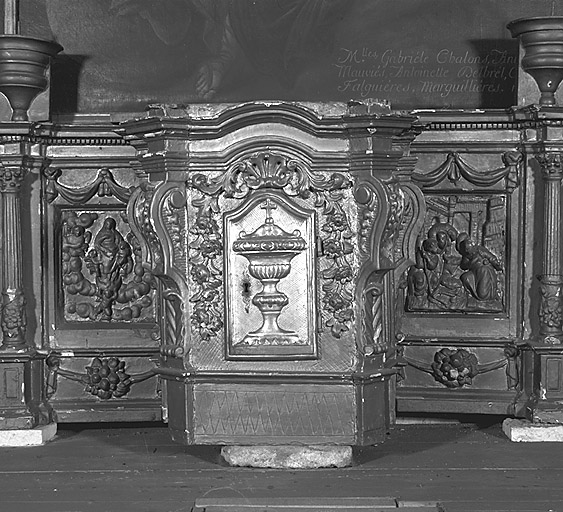 Ancien maître autel de l'église Sainte Catherine. Le tabernacle.