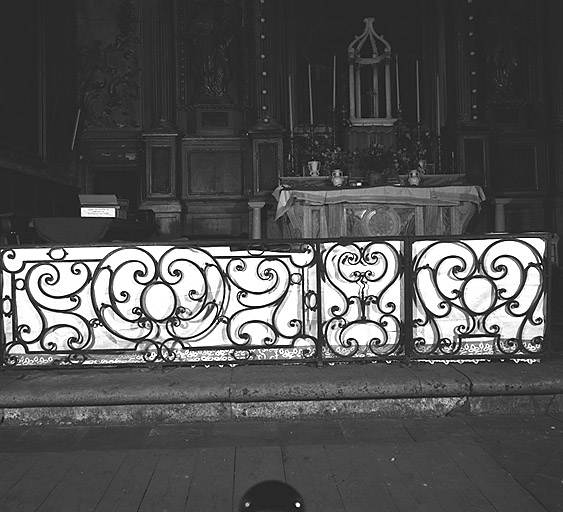 Clôture (table de communion)