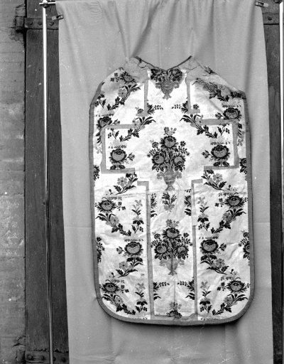 Chasuble, ornements blancs