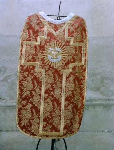 Chasuble (4), ornements rouges