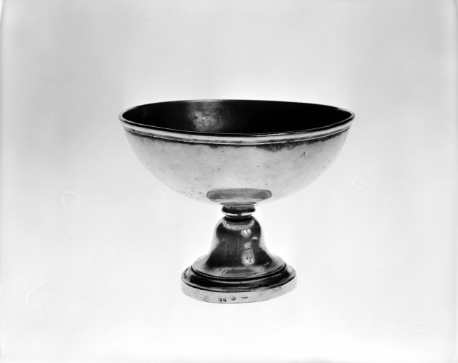 Vase à quêter (coupe de quête)