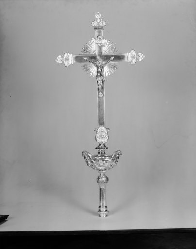 Croix de procession : Christ en croix