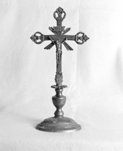 Croix (d'offrande) : Christ en croix