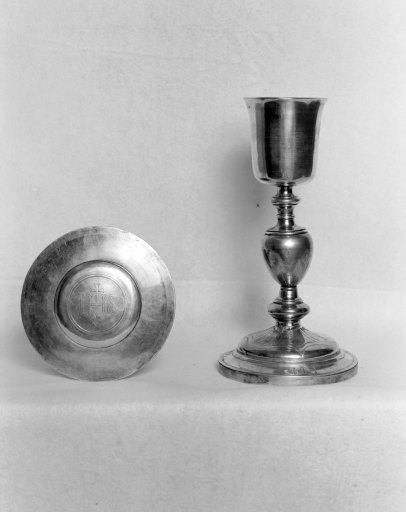 Ensemble d'un calice et de sa patène