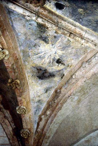 Chapelle Notre-Dame avant restauration des peintures, en 1980 : voûte, détail.