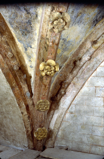 Chapelle Notre-Dame avant restauration des peintures, en 1980 : voûte, détail.