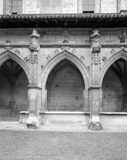 Cloître : galerie nord, détail.