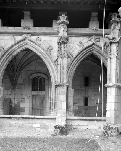 Cloître : galerie ouest, détail.