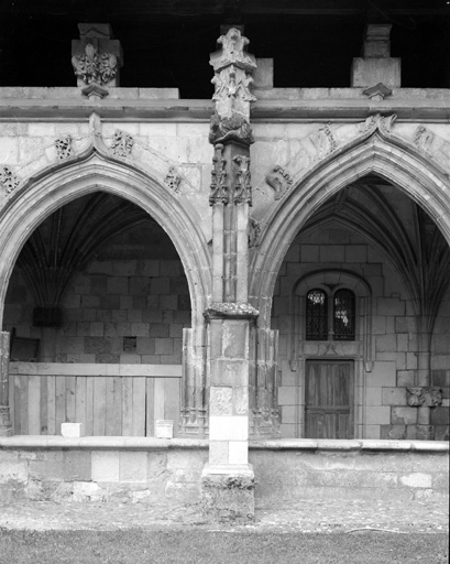 Cloître : galerie ouest, détail.