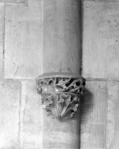 Cloître, galerie est : 3e support depuis le sud.