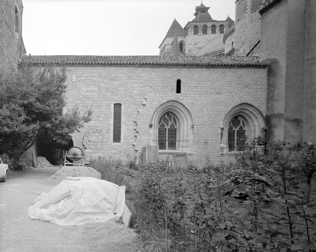 Chapelle Saint-Gausbert, élévation orientale sur la cour de l'archidiaconé.