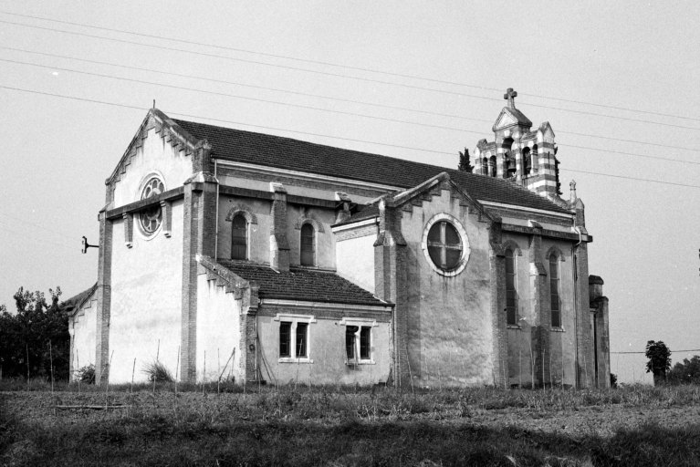 Eglise. Vue d'ensemble.