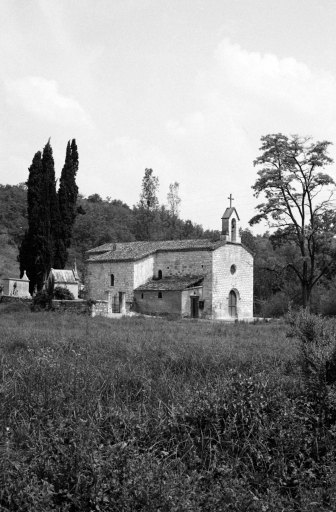 Eglise. Vue d'ensemble depuis le nord.