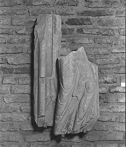 Haut-relief : ange de l'Annonciation