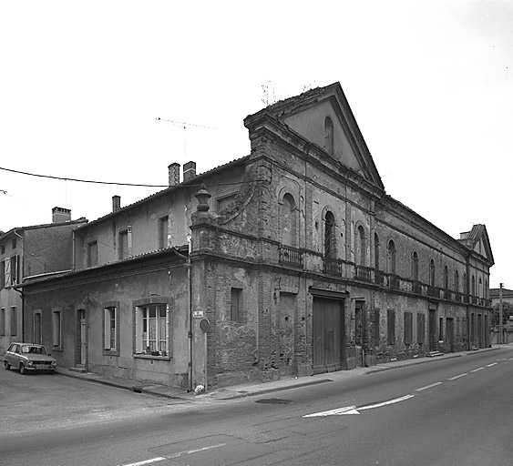 Elévation antérieure sur la rue du Pont depuis le Nord-Ouest.