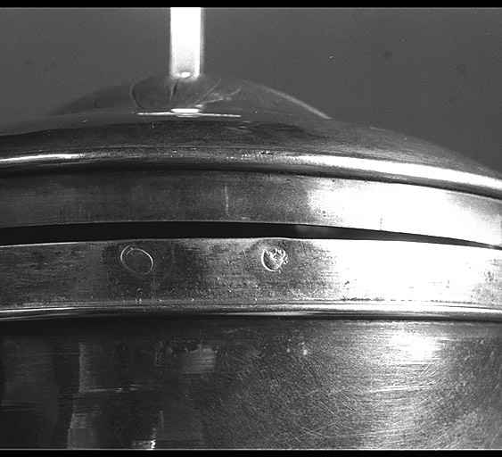 Détail des poinçons.