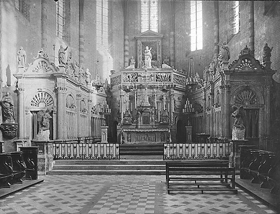 Eglise abbatiale : choeur et clôture de choeur.  Etat vers 1900 (?)