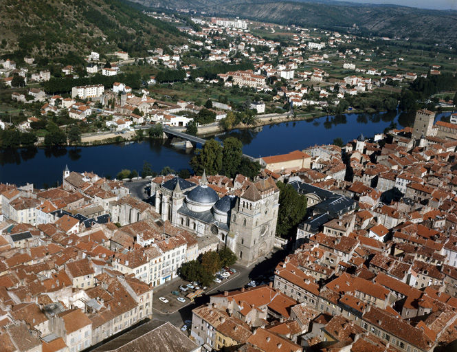 Quartier de la cathédrale vu depuis le nord-ouest (vue aérienne).