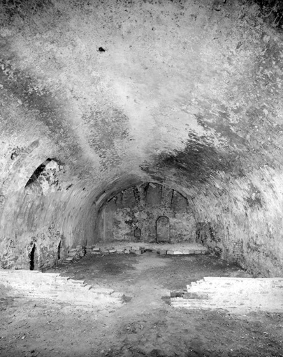 Cave : ensemble depuis l'entrée.