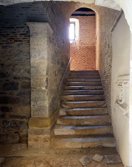 Corps principal : escalier.