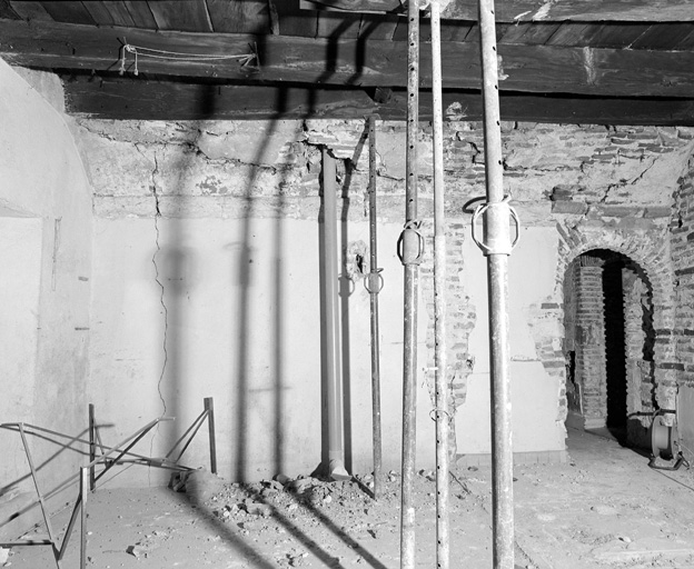 Pièce au-dessus du passage, 1er étage, vue du mur est.