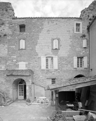 Elevation sur la cour (parcelle cadastrale 320)