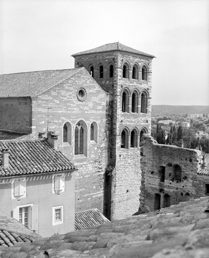 Elévation sud vue depuis le Palais Duèze.