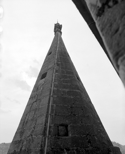 Flèche de la tourelle d'escalier sud-ouest.