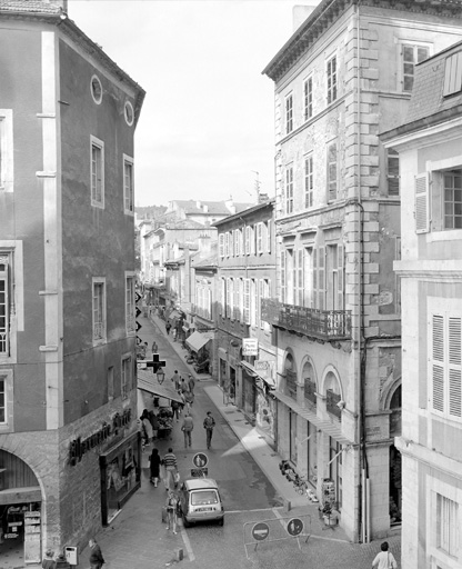 Rue Maréchal Foch, vue depuis la tour nord de la cathédrale.