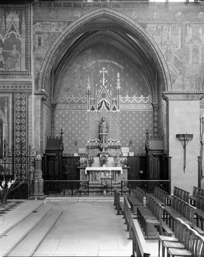 1ère chapelle à partir de l'est, côté sud.