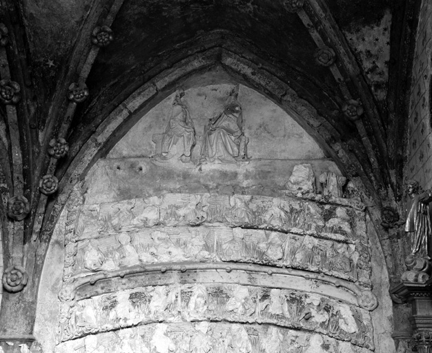 Chapelle Notre-Dame, relief du mur est, partie supérieure.