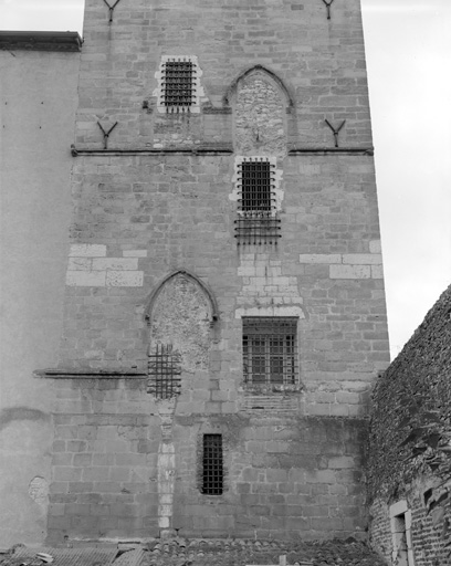 Tour, partie basse de l'élévation est.