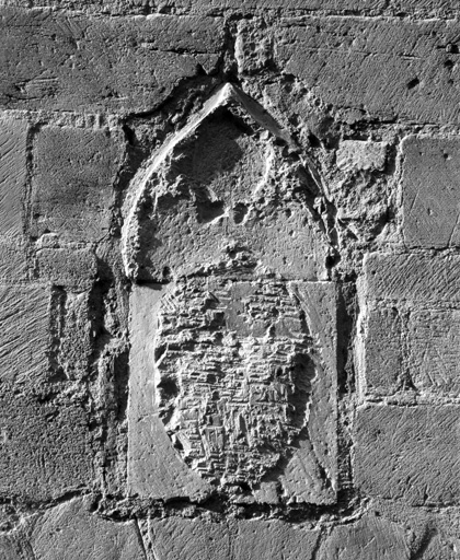 Elévation est, détail : blason bûché.