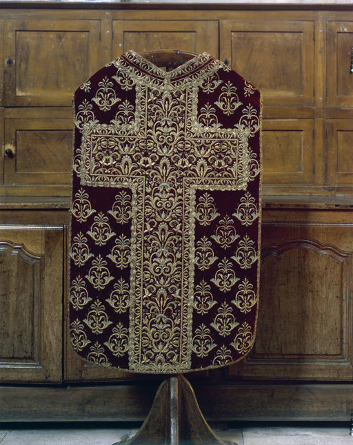 Chasuble : dos.