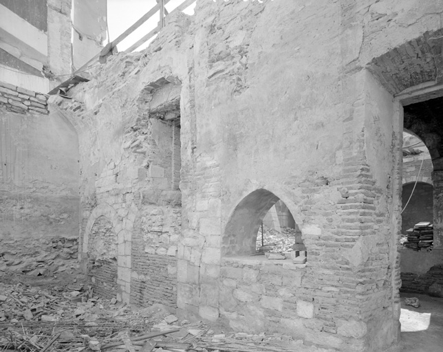 Mur est du cloître, élévation extérieure, état en 1990.