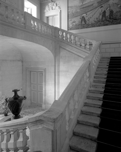 Aile ouest, escalier d'honneur vu depuis le premier repos.