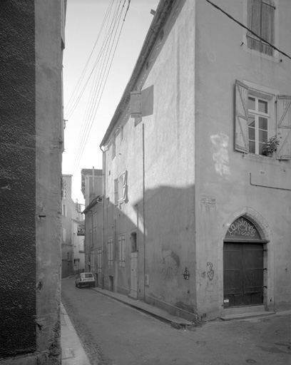 Elévation est depuis le nord.