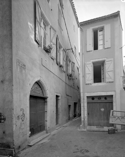 Elévation nord depuis l'est.