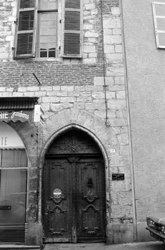 Elévation ouest sur la rue, détail : portail (état en 1971).