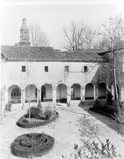 Vue du cloître.