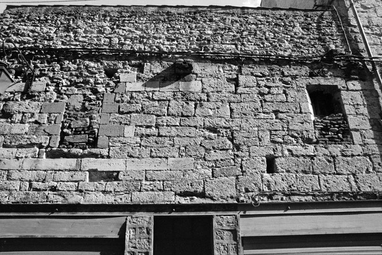 Corps de bâtiment nord, élévation sur la rue de la Tour : détail.