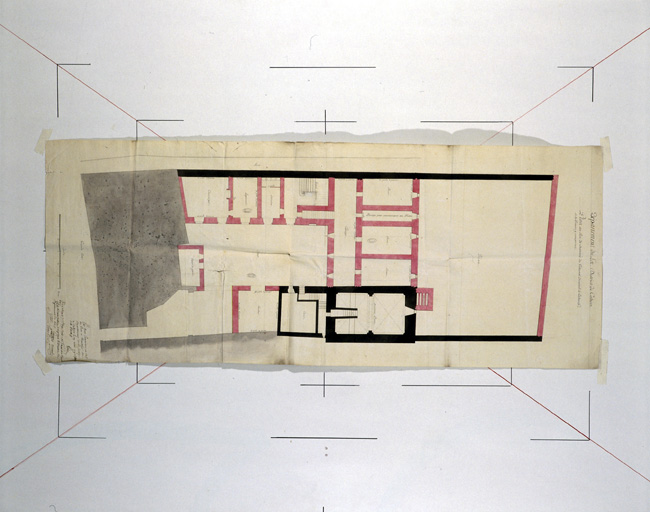 Plan au rez-de-chaussée pour un projet d'aménagement de 1792. En noir, les parties à conserver.