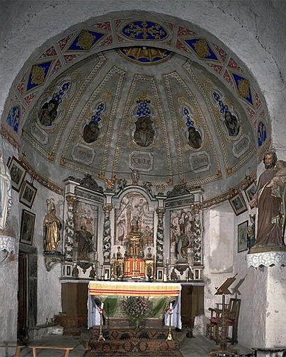 Vue intérieure du choeur.