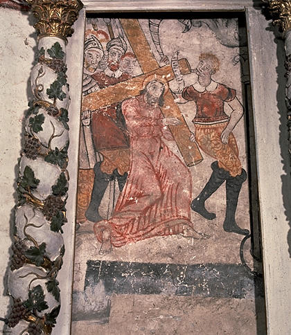 Montée au calvaire sur le panneau gauche.