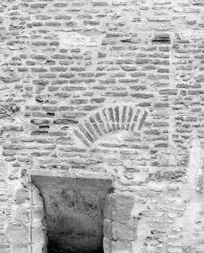 Elévation ouest, sur la cour d'entrée, du corps principal, détail.