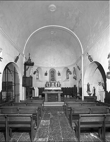 Vue intérieure vers le choeur.