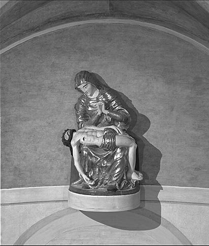 Groupe sculpté (statuette) : Vierge de Pitié