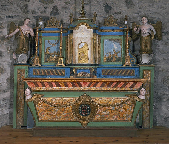 Autel, tabernacle, chandeliers d'autel (4)